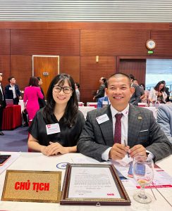 Hồng Nhung Lapari chạy quảng cáo facebook