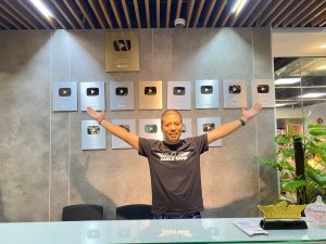 Nguyễn Huy Hoàng làm marketing