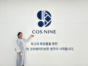 Ngô Thị Út Luân đến nhà máy Hàn Quốc